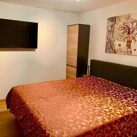 Апартаменты Wef Platz Centre 3,5 With Garage